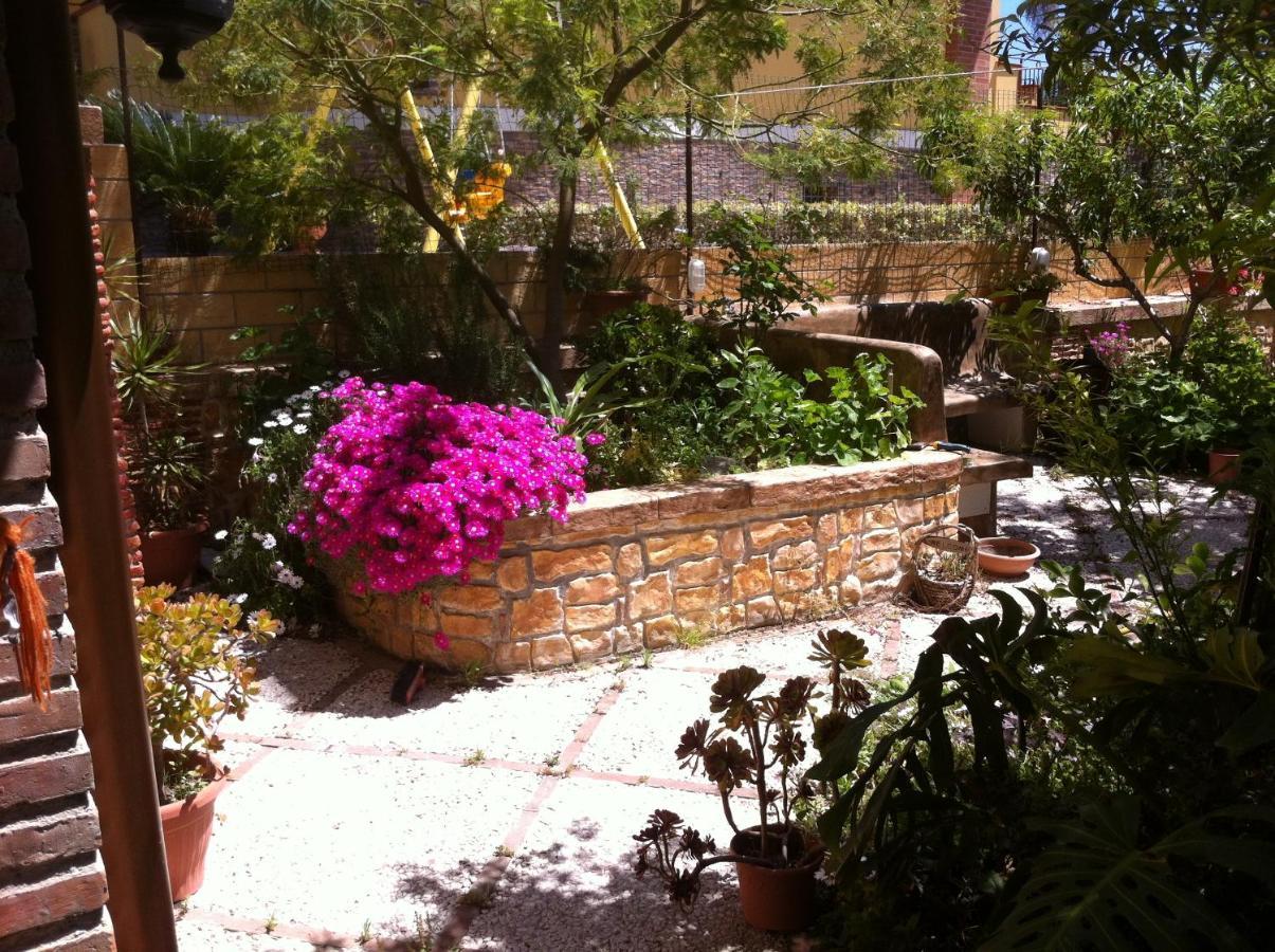 Marinette Bed & Breakfast Barcellona-Pozzo di Gotto Ngoại thất bức ảnh